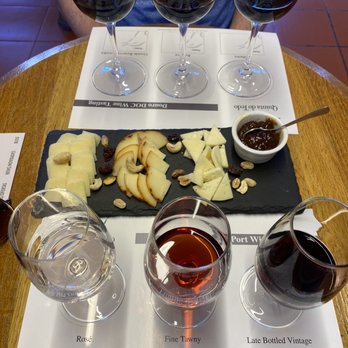 Quinta do Tedo - Bistros Near Me - Folgosa, 18