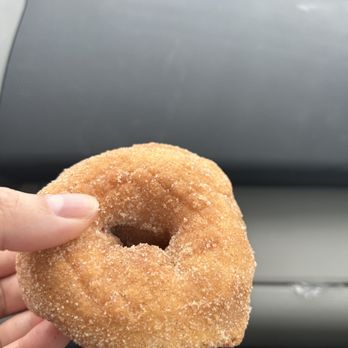 Donut Palace - Cinnamon Sugar - Donuts Near Me - New Braunfels, Texas