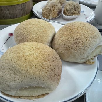 Honolulu Seafood Restaurant - Baked Char Siu Bao - Dim Sum Near Me - Urban Honolulu, Hawaii Honolulu Seafood Restaurant - Baked Char Siu Bao - Dim Sum Near Me - Urban Honolulu, Hawaii