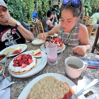 The Pancake House - Huevos rancheros, huevos con frijoles, pancakes with strawberries and cream, waffle with strawberries and cream. - Desserts Near Me - Puerto Vallarta, JAL The Pancake House - Huevos rancheros, huevos con frijoles, pancakes with strawberries and cream, waffle with strawberries and cream. - Desserts Near Me - Puerto Vallarta, JAL