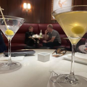 Dry Martini - Cocktail Bars Near Me - Barcelona, B