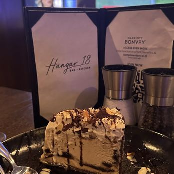 Hangar 18 Bar + Kitchen - Oreo Cookie Mud Pie - Sports Bars Near Me - Los Angeles, California Hangar 18 Bar + Kitchen - Oreo Cookie Mud Pie - Sports Bars Near Me - Los Angeles, California