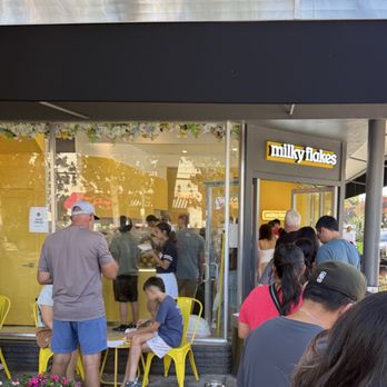 Milky Flakes - Outside line - Ice Cream & Frozen Yogurt Near Me - Walnut Creek, California