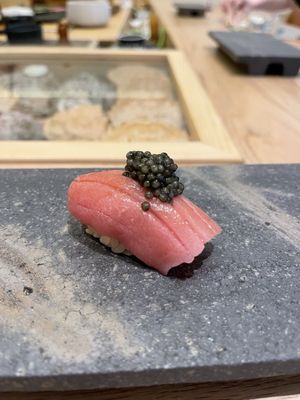 Sushi Akira by null
