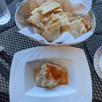 Esther’s Persian Cafe - Yummy hummus and pita - Persian/Iranian Near Me - Bridgeton, Missouri