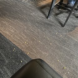 Aubrey's - Dirty floors