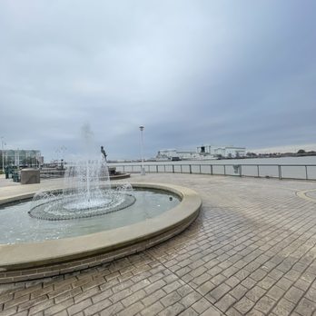 Cooper Riverside Park - Fountain - Parks Near Me - Mobile, Alabama