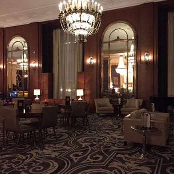 Hilton Milwaukee - Monarch Lounge - Hotels Near Me - Milwaukee, Wisconsin Hilton Milwaukee - Monarch Lounge - Hotels Near Me - Milwaukee, Wisconsin