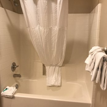 WorldMark Windsor - Guest bathtub. - Hotels Near Me - Windsor, California WorldMark Windsor - Guest bathtub. - Hotels Near Me - Windsor, California