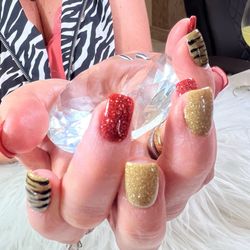 Wonderful manicure & experience for a dip design with Peter at Venezia Spa in Flower Mound, TX. Always wonderful and extremely happy!
