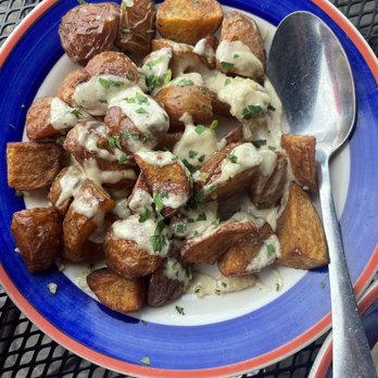 La Bodega - Papas Fritas con Ajo - Tapas Bars Near Me - Kansas City, Missouri
