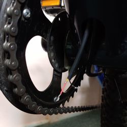 Long Beach Bicycles - Closer look at severed wire.