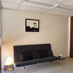 Kin Leung - Therapy space