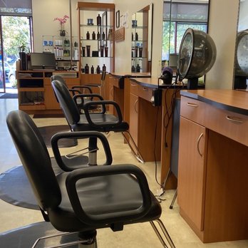 The Grateful Head - Salon , very clean!! - Hair Salons Near Me - Mountain View, California