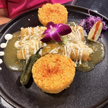 Lujos Cocina Mexicana - GREEN CHICKEN EMCHILADAS WITH RICE - Mexican Near Me - Gilbert, Arizona Lujos Cocina Mexicana - GREEN CHICKEN EMCHILADAS WITH RICE - Mexican Near Me - Gilbert, Arizona