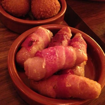 Brutti Compadres - Chipolatas wrapped in bacon - Bars Near Me - Glasgow, GLG