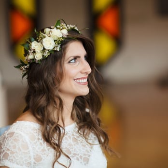 Rachel's Rose Garden - Eliza Jade Photography. Bridal floral crown of ranunculus, spray roses, waxflower, and seeded eucalyptus. www.DesignsByRachelKY.com - Florists Near Me - Wilmore, Kentucky Rachel's Rose Garden - Eliza Jade Photography. Bridal floral crown of ranunculus, spray roses, waxflower, and seeded eucalyptus. www.DesignsByRachelKY.com - Florists Near Me - Wilmore, Kentucky