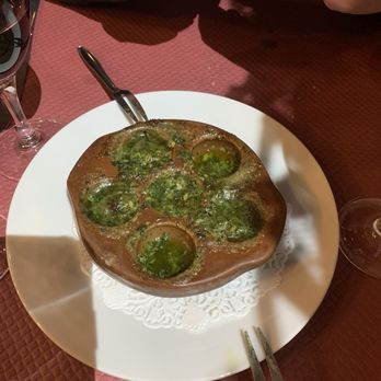 Le Scheffer - Escargot - Bistros Near Me - Paris, 75 Le Scheffer - Escargot - Bistros Near Me - Paris, 75