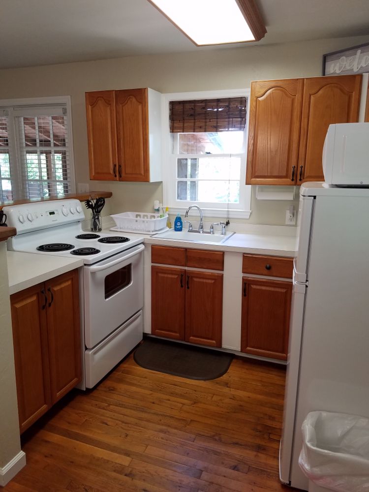 LAKE CHATUGE COUNTRY COTTAGES LAZY DAYS AT LITTLE RED CLOSED