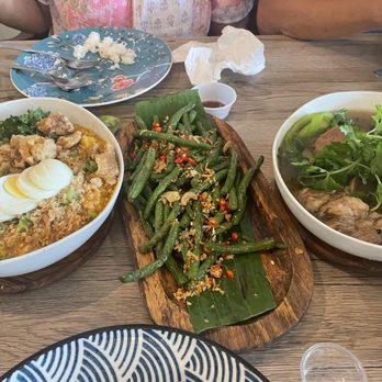 Kamayan Atl - Palabok, green beans, beef nilaga - Filipino Near Me - Doraville, Georgia