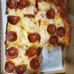 Antonio's Pizzeria LoSchiavo - Dry Sicilian - very little sauce