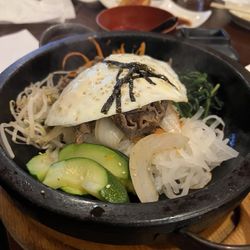 Sushi & Kimchi - Bulgogi Dol Sot Bibimbap