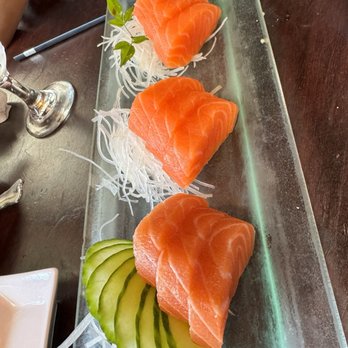 Genghix - (9pc)Salmon Sashimi - Sushi Bars Near Me - Castro Valley, California