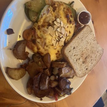At Sara's Table Chester Creek Cafe - Hippies breakfast - New American Near Me - Duluth, Minnesota