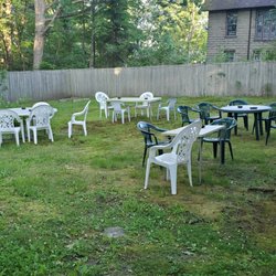 Mel's Place - Outdoor dining