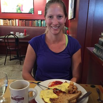 Cafe This Way - Pepper, bacon, and cheddar omelette with wheat toast - New American Near Me - Bar Harbor, Maine Cafe This Way - Pepper, bacon, and cheddar omelette with wheat toast - New American Near Me - Bar Harbor, Maine