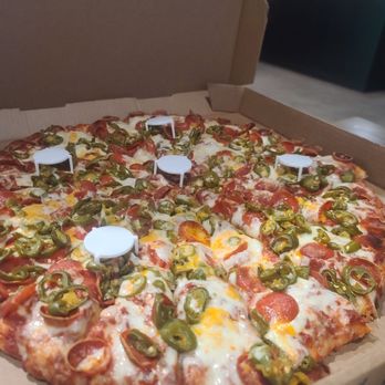 Mountain Mike's Pizza - 20 inch pepperoni and jalapeño. Well done - Pizza Near Me - Costa Mesa, California Mountain Mike's Pizza - 20 inch pepperoni and jalapeño. Well done - Pizza Near Me - Costa Mesa, California