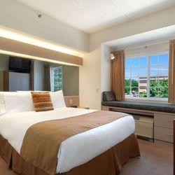 Microtel Inn & Suites by Wyndham Bloomington/Minneapolis - Queen Double Room