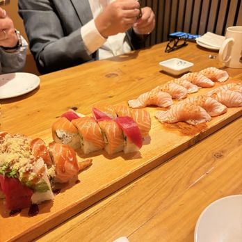 Tomo 7 Sushi - Rainbow Roll, Hawaiian Roll, Seared Salmon - Sushi Bars Near Me - Chino Hills, California Tomo 7 Sushi - Rainbow Roll, Hawaiian Roll, Seared Salmon - Sushi Bars Near Me - Chino Hills, California