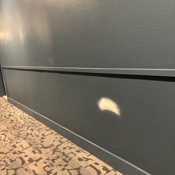 Lyle Apartments - 4th floor paint job - Apartments Near Me - Dallas, Texas Lyle Apartments - 4th floor paint job - Apartments Near Me - Dallas, Texas