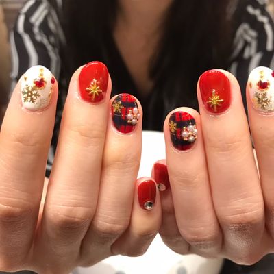 M&M studio nyc Nails and Eyelashes by null