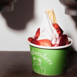 Froglanders Crepes & Yogurt - Simply the best froyo.