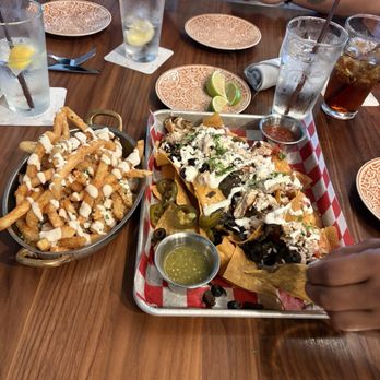 Nest On Four - Truffle fries and nachos - Sports Bars Near Me - Atlanta, Georgia Nest On Four - Truffle fries and nachos - Sports Bars Near Me - Atlanta, Georgia