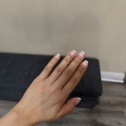 Deluxe Nail Bar And Spa