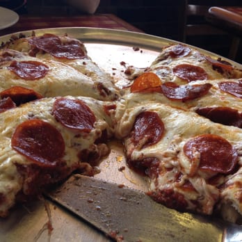 Rocco's Italian Restaurant - Phenomenal deep dish pepperoni pizza! Rich, abundant sauce, plenty of cheese, but still very crispy crust - Italian Near Me - McLean, Virginia Rocco's Italian Restaurant - Phenomenal deep dish pepperoni pizza! Rich, abundant sauce, plenty of cheese, but still very crispy crust - Italian Near Me - McLean, Virginia