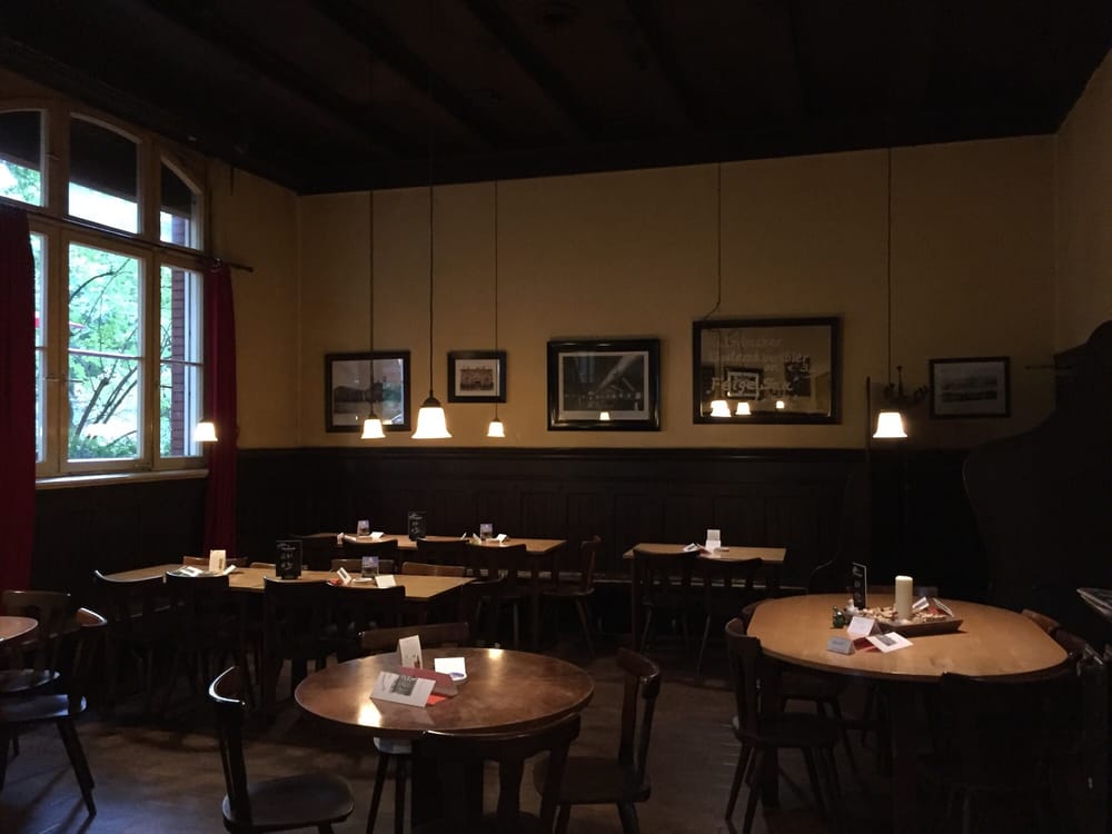 Zur kleinen Markthalle