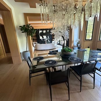 ALA Cleaning Services - Elegant dining space freshly cleaned and organized - Home Cleaning Near Me - Los Angeles, California ALA Cleaning Services - Elegant dining space freshly cleaned and organized - Home Cleaning Near Me - Los Angeles, California