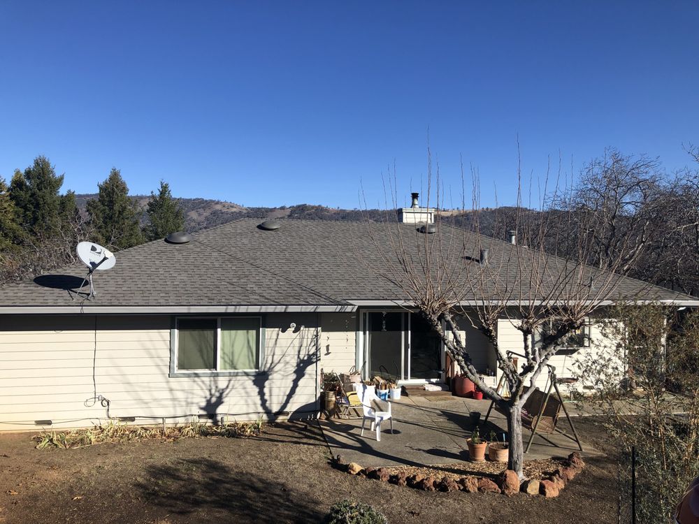 Slide of Bud Lipscomb Roofing