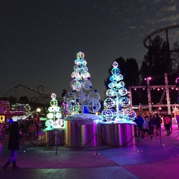 Holiday In The Park - Holiday & Coasters - Festivals Near Me - Valencia, California