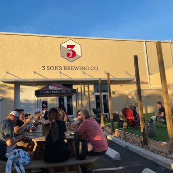 3 Sons Brewing - Outdoor seating - Breweries Near Me - Dania Beach, Florida
