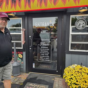 1000° Wood Fired Pizza - Entrance - Pizza Near Me - Mt. Summit, Indiana 1000° Wood Fired Pizza - Entrance - Pizza Near Me - Mt. Summit, Indiana