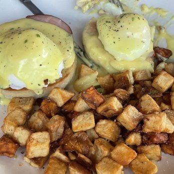 Bourbons - Eggs Benedict with potatoes - Southern Near Me - Brighton, Michigan