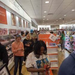 Ulta Beauty - 20 person line
