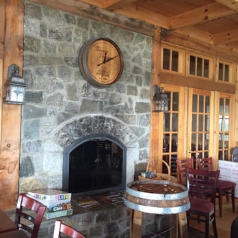 Gouveia Vineyards - Wineries Near Me - Wallingford, Connecticut