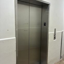 DICK'S Sporting Goods - Schindler MT 300A elevator, Dick's Sporting Goods Stonebriar Centre