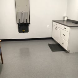 Berlin Animal Hospital - Exam room